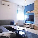 Apartman Tori *